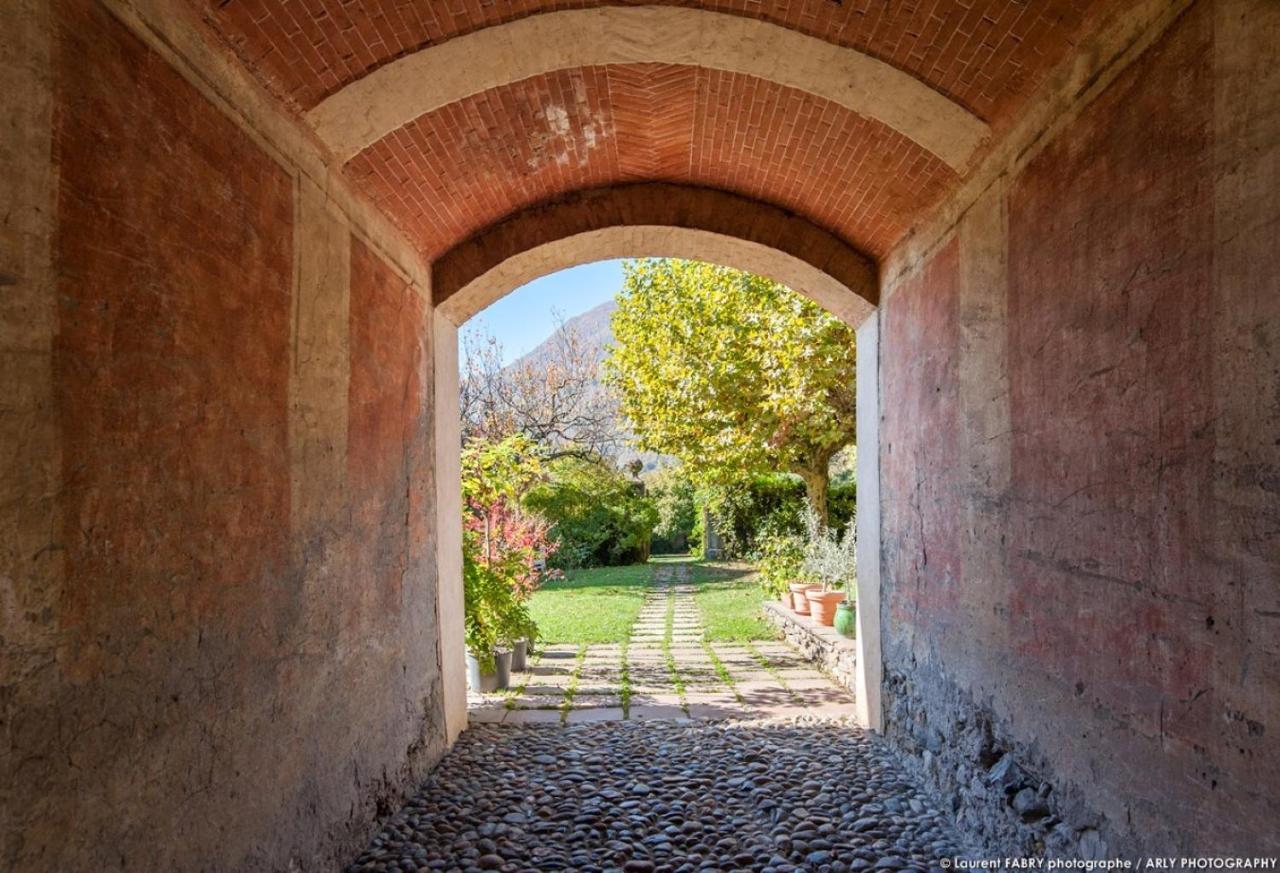 Gite Du Porche Saint-Jean-de-la-Porte Exteriör bild
